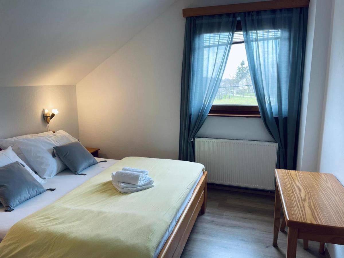 Guest House Family Dukic Rakovica Buitenkant foto