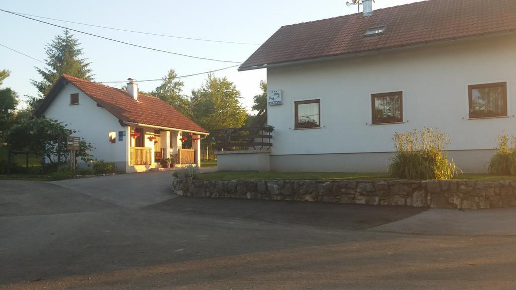Guest House Family Dukic Rakovica Buitenkant foto