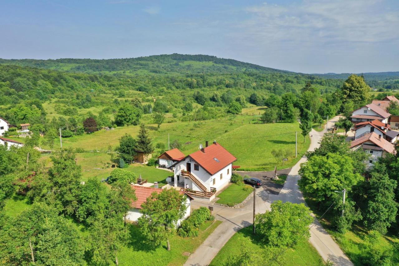Guest House Family Dukic Rakovica Buitenkant foto