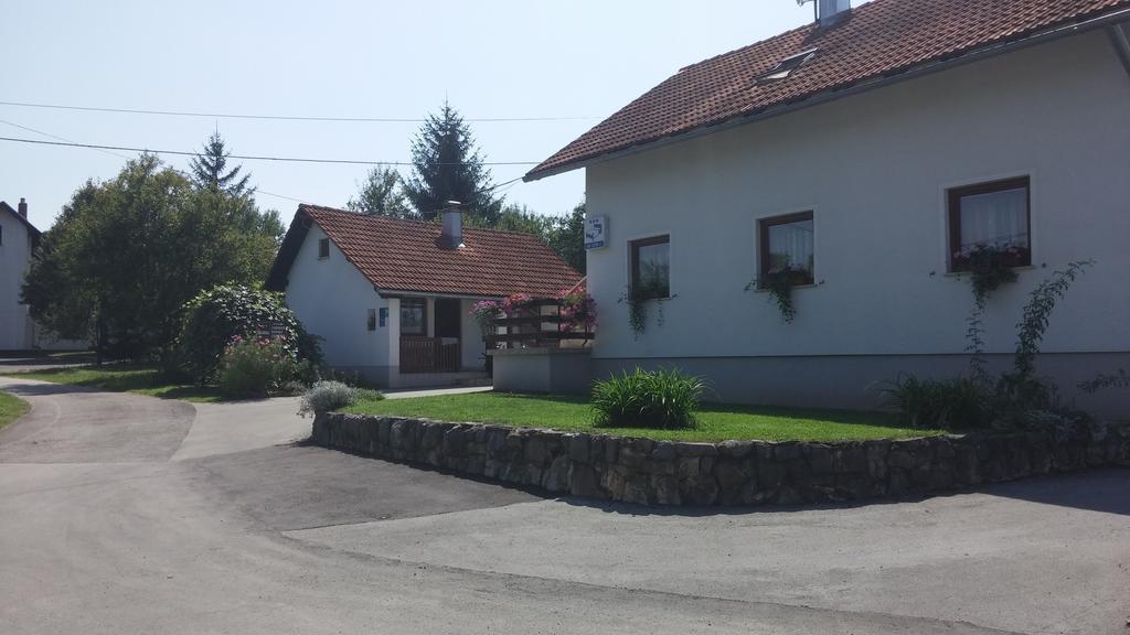 Guest House Family Dukic Rakovica Buitenkant foto